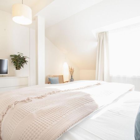 Loewe Apartment Blau ノイウハウゼン・アム・ラインファル エクステリア 写真